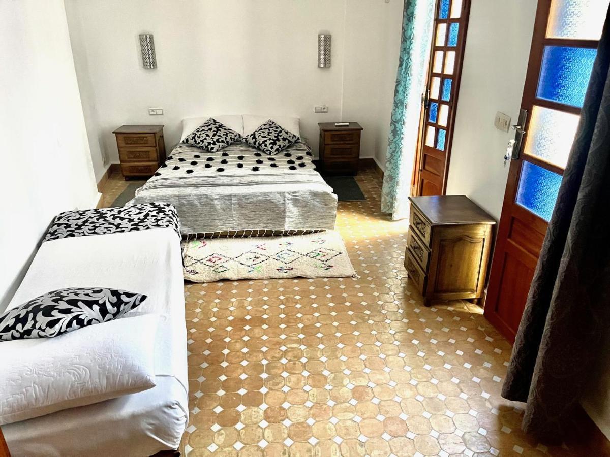 Riad Aicha Asilah Bagian luar foto