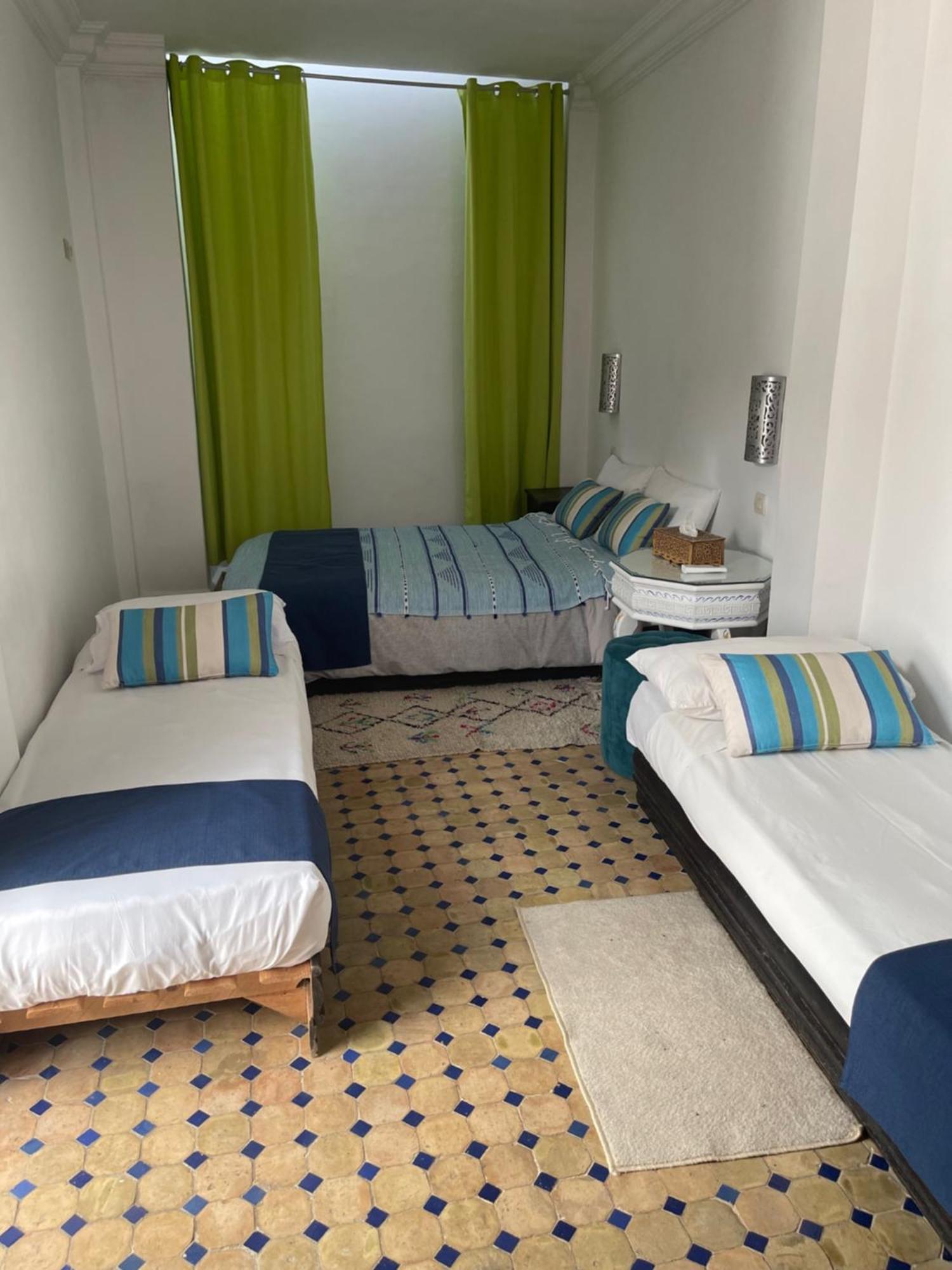 Riad Aicha Asilah Bagian luar foto