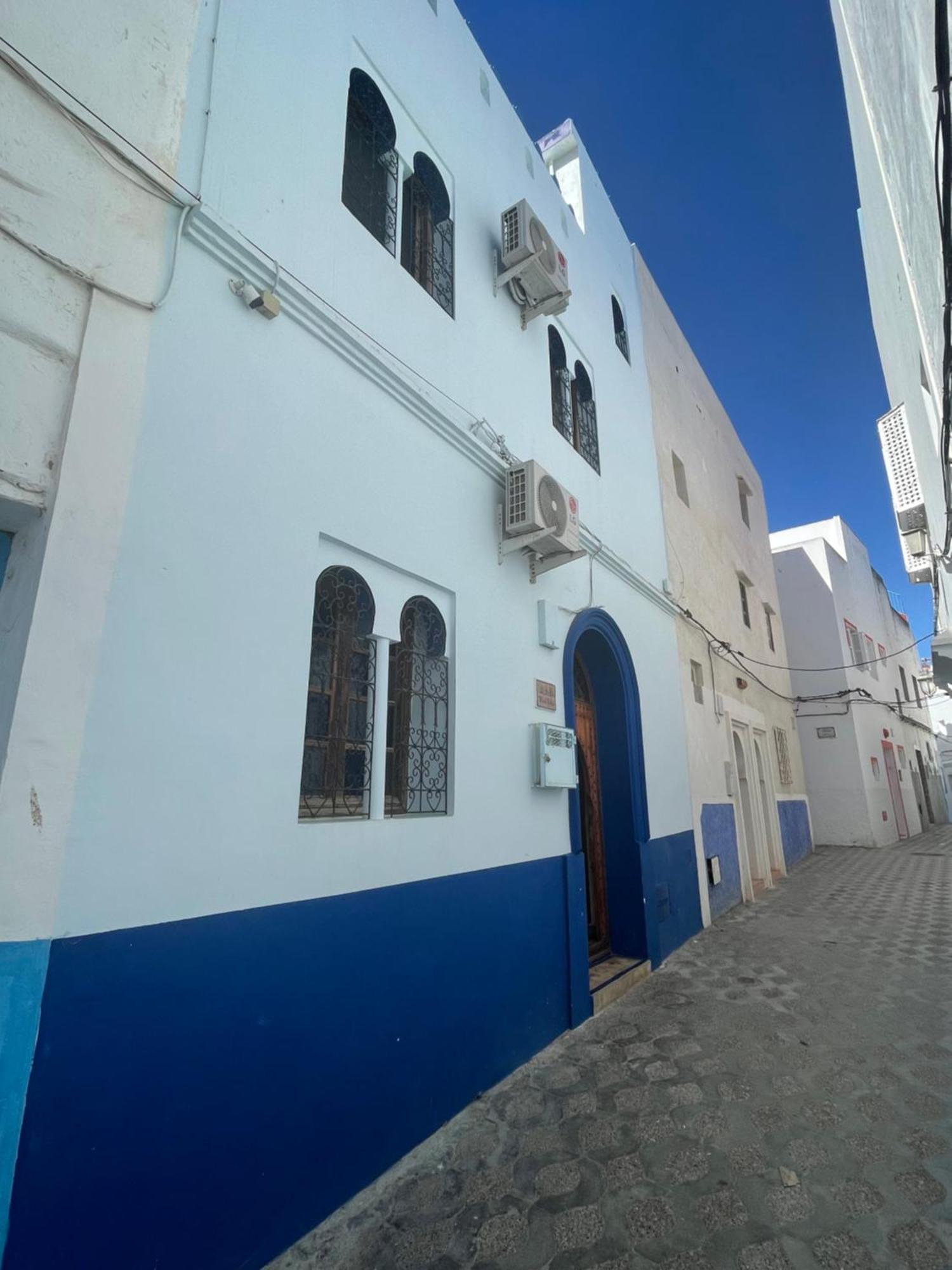 Riad Aicha Asilah Bagian luar foto