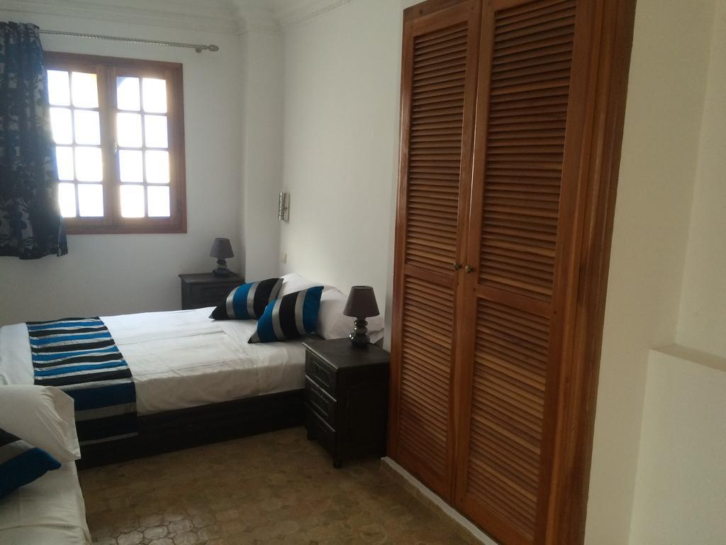 Riad Aicha Asilah Bagian luar foto
