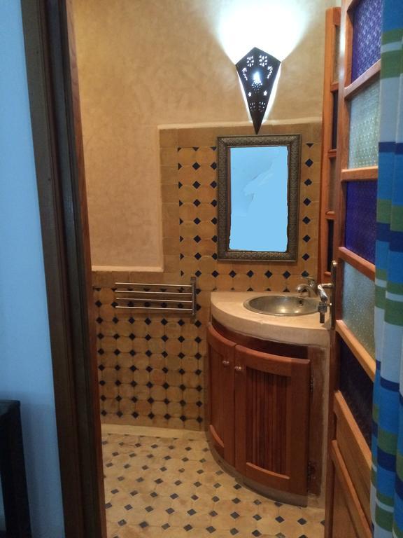 Riad Aicha Asilah Bagian luar foto