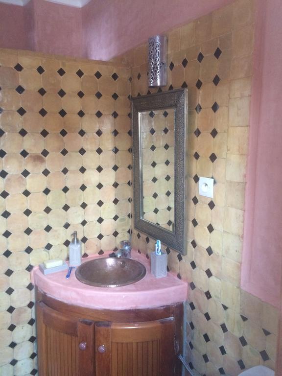 Riad Aicha Asilah Bagian luar foto